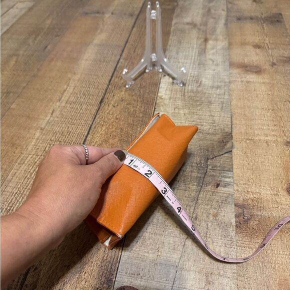 Tory Burch Sunglasses Case - Picture 12 of 12